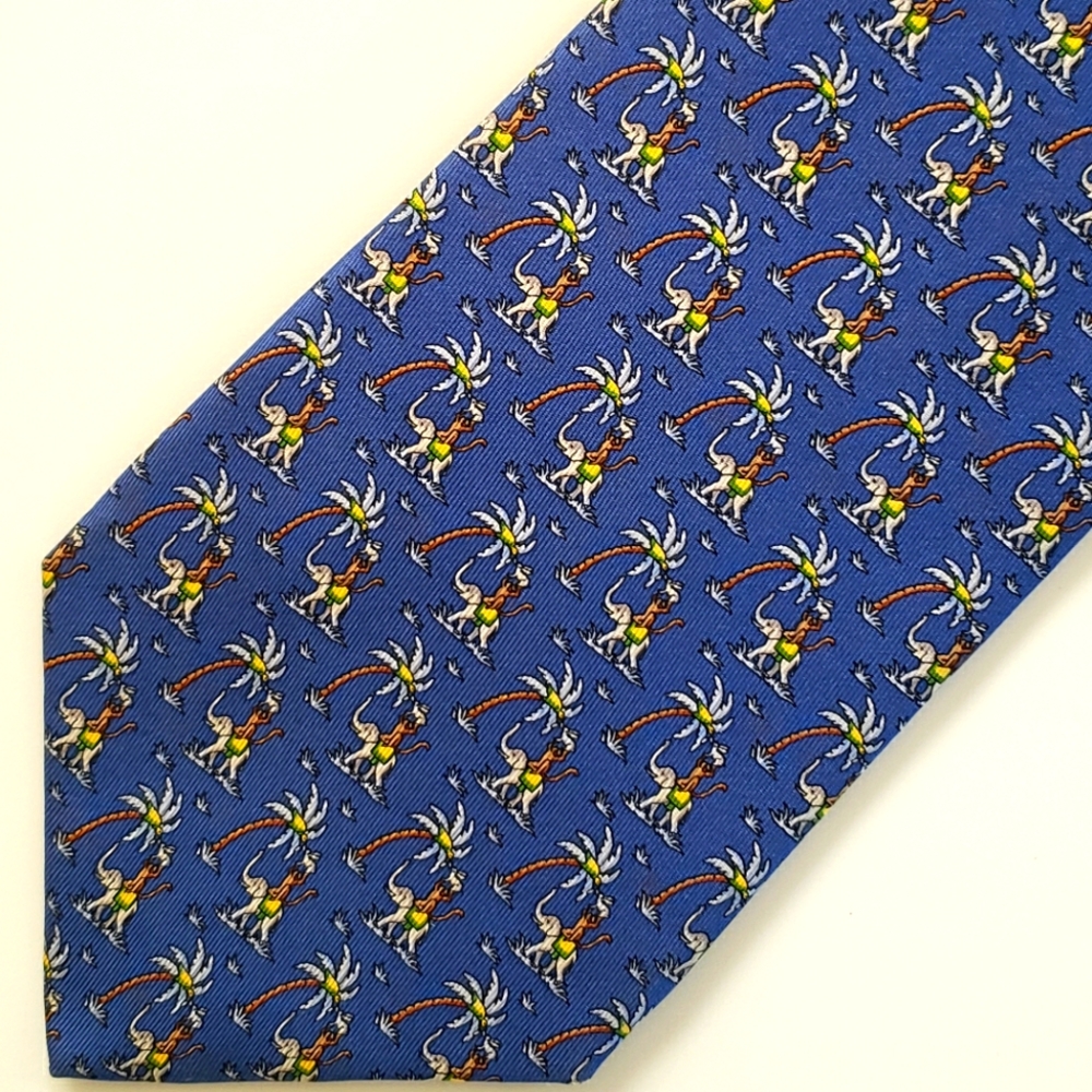 Salvatore Ferragamo luxurious necktie African animal motif. Excellent condition.